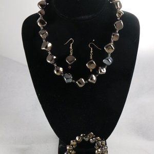 KAZURI Beads Cadeaux Antique Gold 18 inch Necklace + Earrings + Bracelet Bundle